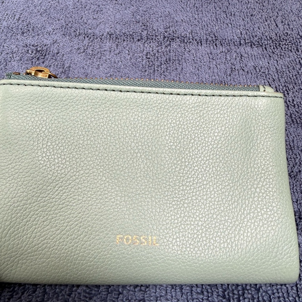 Fossil mint green leather wallet - Picture 2 of 7